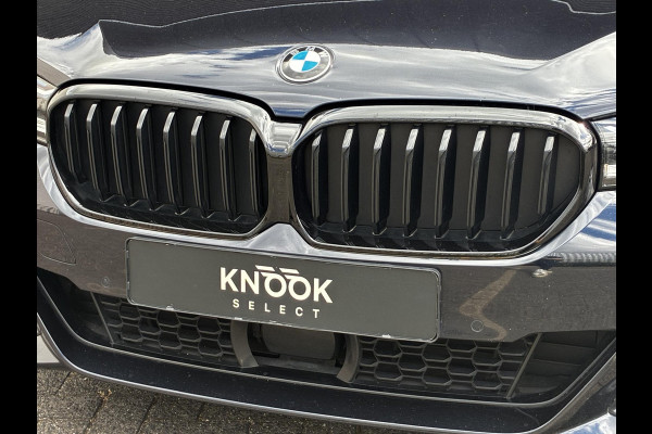 BMW 5 Serie Touring 530d High Executive M Sport Pakket Automaat / Live Cockpit Professional / Head-Up Display / Panoramadak / Laser / Adaptieve Cruise Control / Stoelverwarming / HiFi / 20 Inch / Sportstoelen voor / DAB
