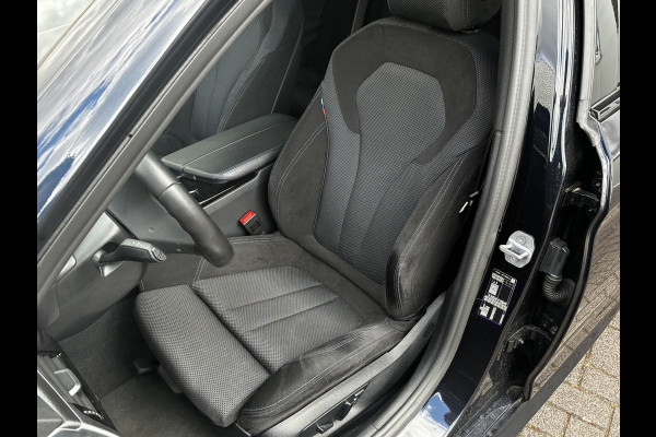 BMW 5 Serie Touring 530d High Executive M Sport Pakket Automaat / Live Cockpit Professional / Head-Up Display / Panoramadak / Laser / Adaptieve Cruise Control / Stoelverwarming / HiFi / 20 Inch / Sportstoelen voor / DAB