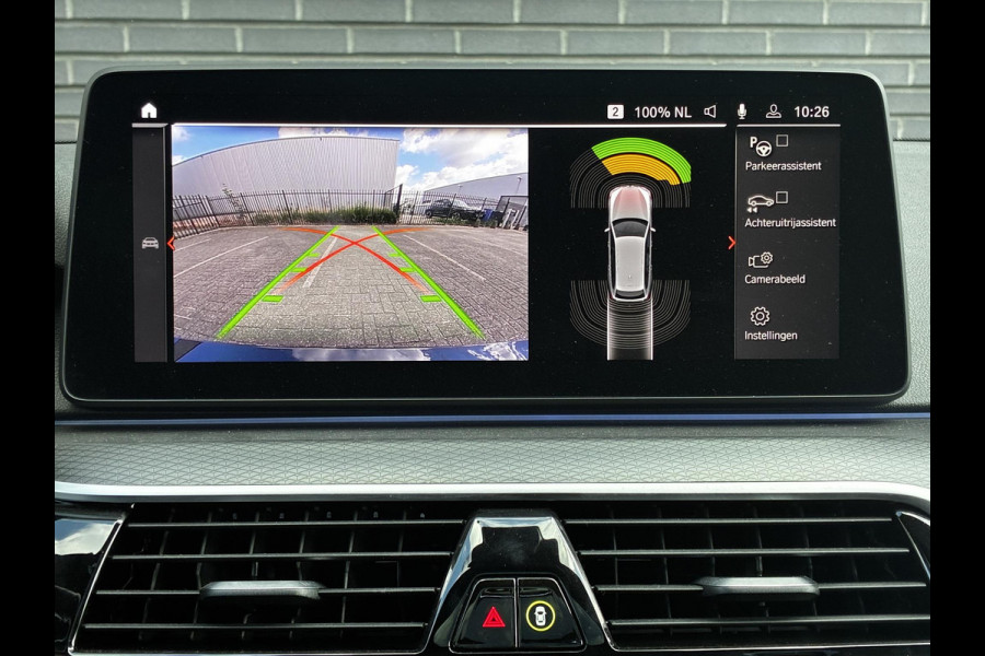 BMW 5 Serie Touring 530d High Executive M Sport Pakket Automaat / Live Cockpit Professional / Head-Up Display / Panoramadak / Laser / Adaptieve Cruise Control / Stoelverwarming / HiFi / 20 Inch / Sportstoelen voor / DAB