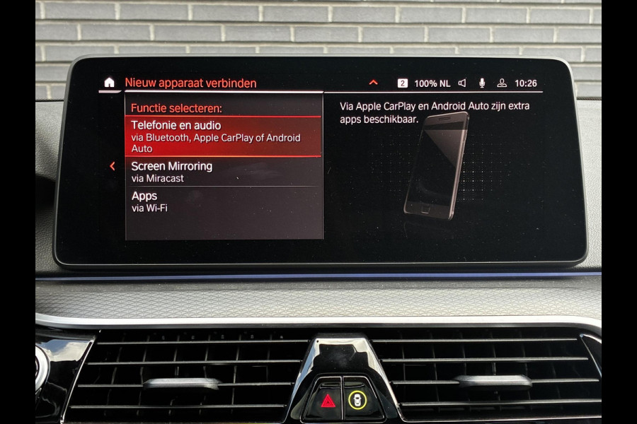 BMW 5 Serie Touring 530d High Executive M Sport Pakket Automaat / Live Cockpit Professional / Head-Up Display / Panoramadak / Laser / Adaptieve Cruise Control / Stoelverwarming / HiFi / 20 Inch / Sportstoelen voor / DAB
