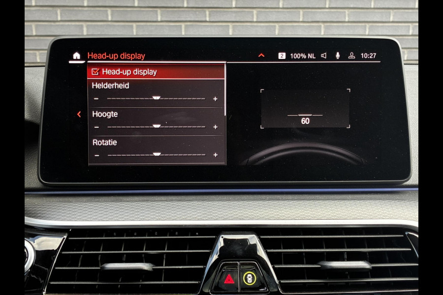BMW 5 Serie Touring 530d High Executive M Sport Pakket Automaat / Live Cockpit Professional / Head-Up Display / Panoramadak / Laser / Adaptieve Cruise Control / Stoelverwarming / HiFi / 20 Inch / Sportstoelen voor / DAB