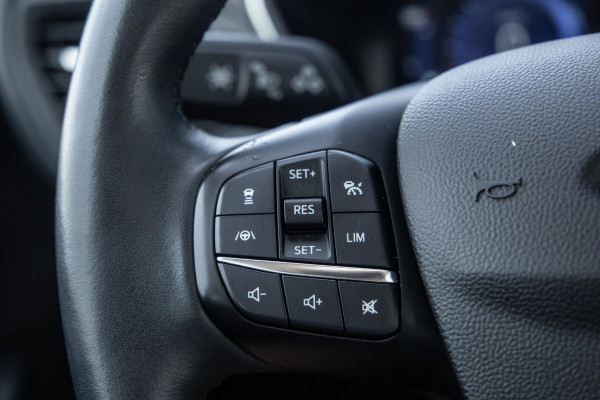 Ford Kuga 2.5 PHEV Titanium PANORAMA DAK / CAMERA / ADAPTIVE CRUISE / STOEL VERWARMING / CARPLAY