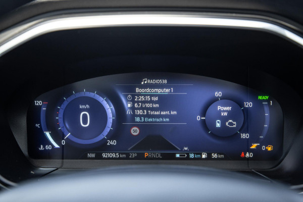 Ford Kuga 2.5 PHEV Titanium PANORAMA DAK / CAMERA / ADAPTIVE CRUISE / STOEL VERWARMING / CARPLAY