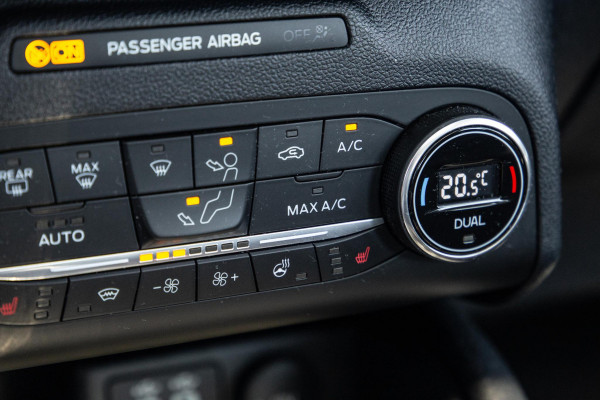 Ford Kuga 2.5 PHEV Titanium PANORAMA DAK / CAMERA / ADAPTIVE CRUISE / STOEL VERWARMING / CARPLAY