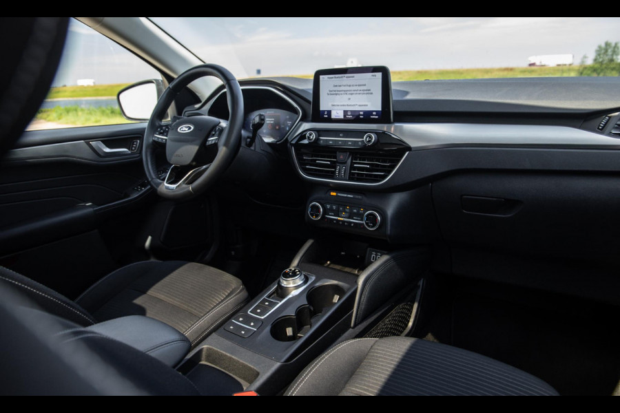 Ford Kuga 2.5 PHEV Titanium PANORAMA DAK / CAMERA / ADAPTIVE CRUISE / STOEL VERWARMING / CARPLAY