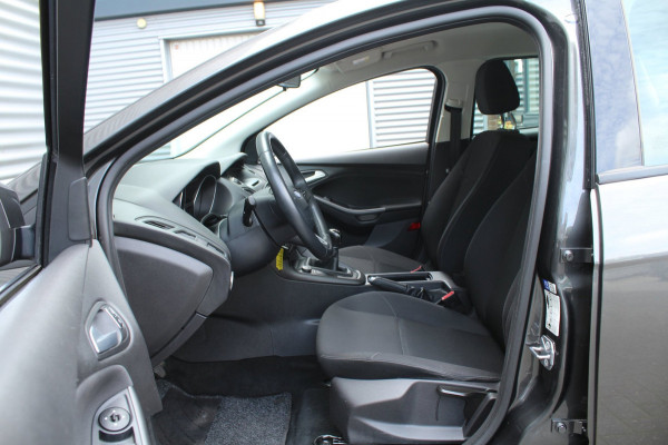 Ford FOCUS Wagon 1.0 101pk Trend Trekhaak NL-Auto NAP