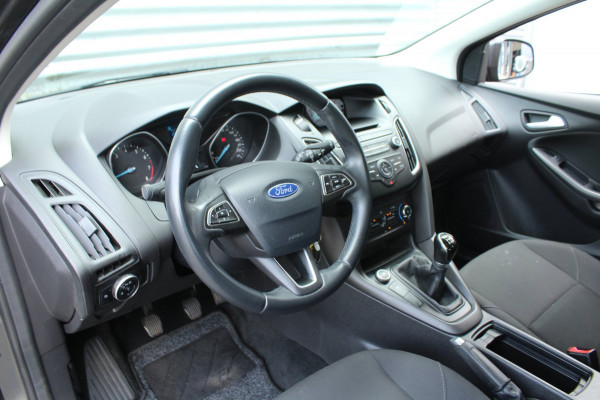 Ford FOCUS Wagon 1.0 101pk Trend Trekhaak NL-Auto NAP