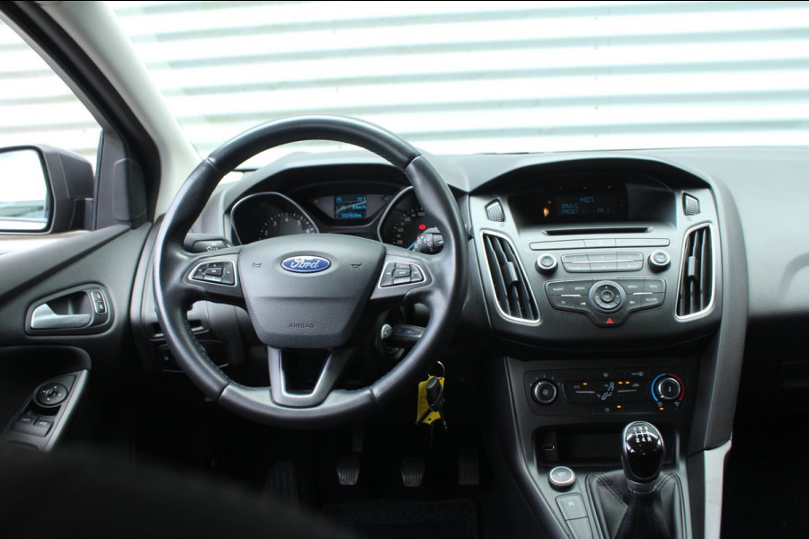Ford FOCUS Wagon 1.0 101pk Trend Trekhaak NL-Auto NAP