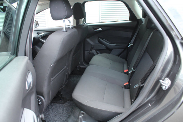Ford FOCUS Wagon 1.0 101pk Trend Trekhaak NL-Auto NAP
