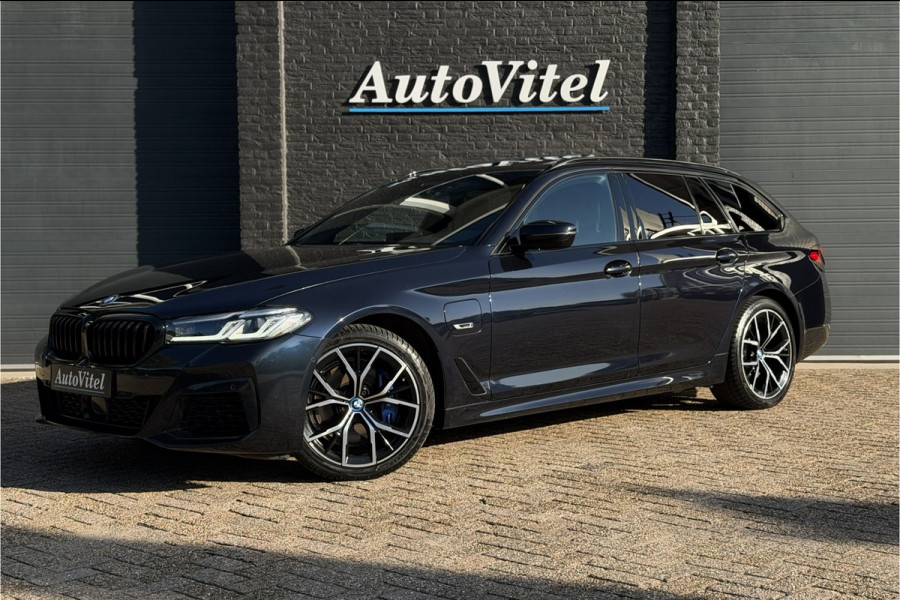 BMW 5 Serie Touring 530e xDrive M-Sport | Panodak | Trekhaak | Comfort Leder | Comfort Access | Memory