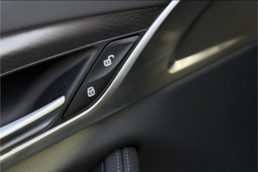 BMW 5 Serie Touring 530e xDrive M-Sport | Panodak | Trekhaak | Comfort Leder | Comfort Access | Memory