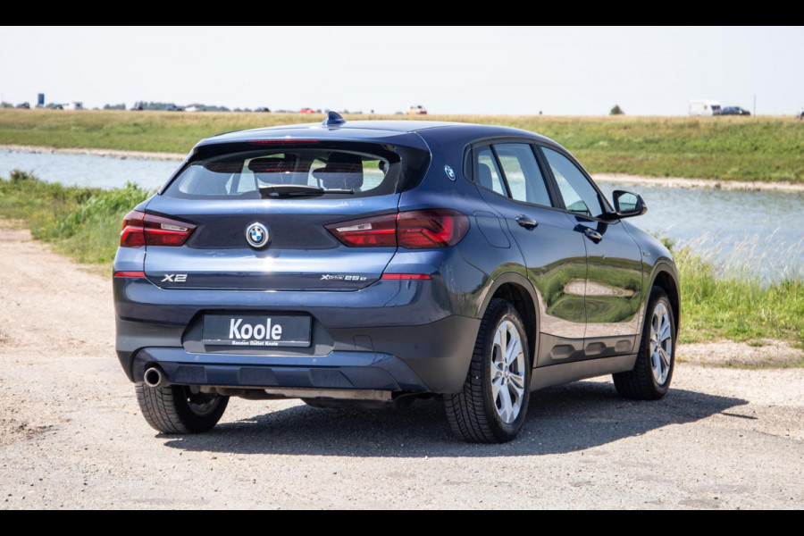 BMW X2 xDrive25e Executive CAMERA / PLUG IN HYBRID / STOELVERWARMING / DEALER ONDERHOUDEN