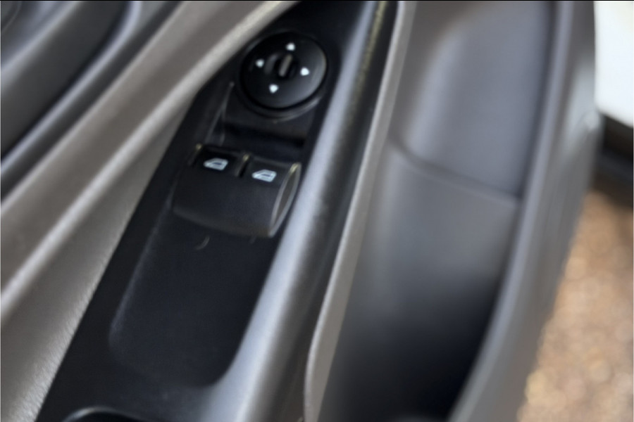 Ford Transit Connect 1.0 L2 | BPM VRIJ | Airco | Camera | Multimedia | 3-zits | NAVI | Bluetooth | PDC