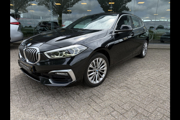 BMW 1-serie 118i Business Edition Plus ** Automaat ** Leder ** Carplay ** Stoelverwarming Alarm klasse 3 ** NL auto ** NAP!!