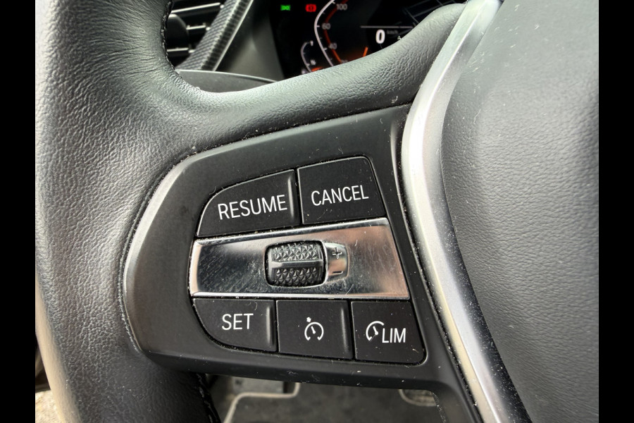 BMW 1-serie 118i Business Edition Plus ** Automaat ** Leder ** Carplay ** Stoelverwarming Alarm klasse 3 ** NL auto ** NAP!!