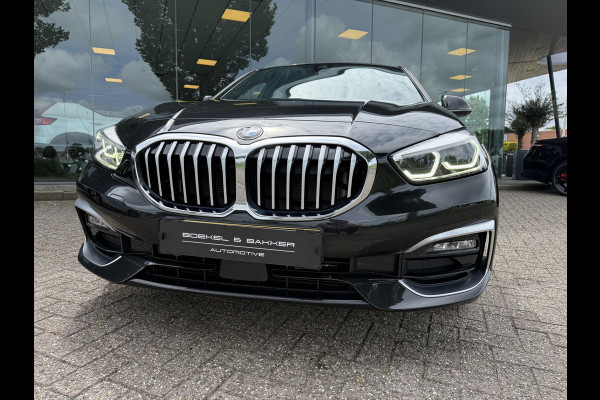 BMW 1-serie 118i Business Edition Plus ** Automaat ** Leder ** Carplay ** Stoelverwarming Alarm klasse 3 ** NL auto ** NAP!!