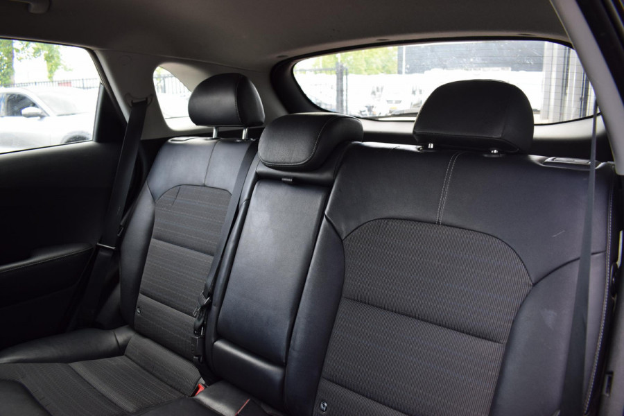 Kia Niro 1.6 GDi Hybrid DynamicLine | Trekhaak | Apple CarPlay | Half Leer | Climate