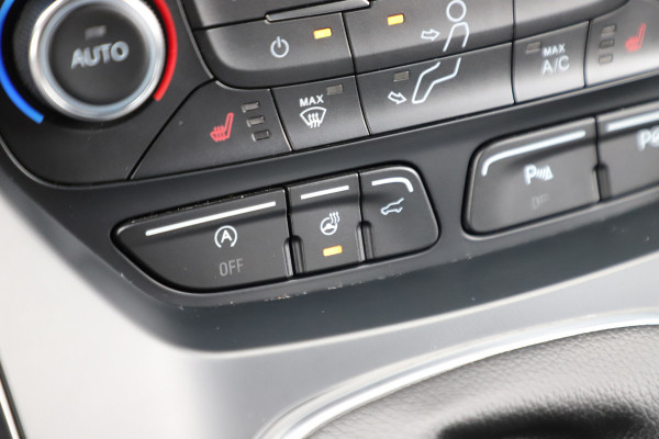 Ford Kuga 1.5 EcoBoost ST Line | 150PK | Keyless-go | Carplay | Stoel/Stuurverwarming | Sony audio | Sfeerverlichting | Camera | 2019.