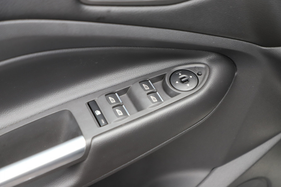 Ford Kuga 1.5 EcoBoost ST Line | 150PK | Keyless-go | Carplay | Stoel/Stuurverwarming | Sony audio | Sfeerverlichting | Camera | 2019.