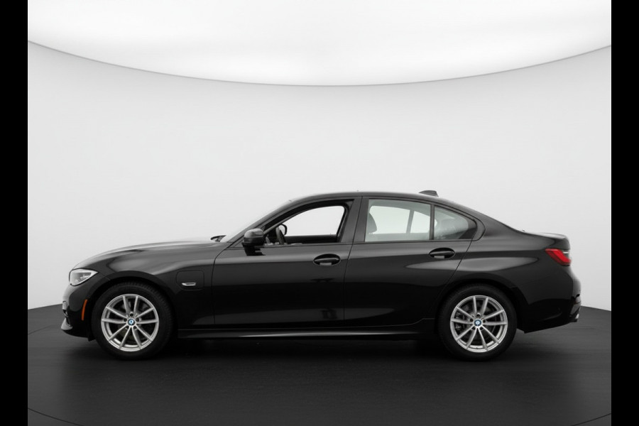 BMW 3-serie 330e 290PK HIGH EXECUTIVE HALF-LEDER/CAMERA/NAVI/PANORAMADAK