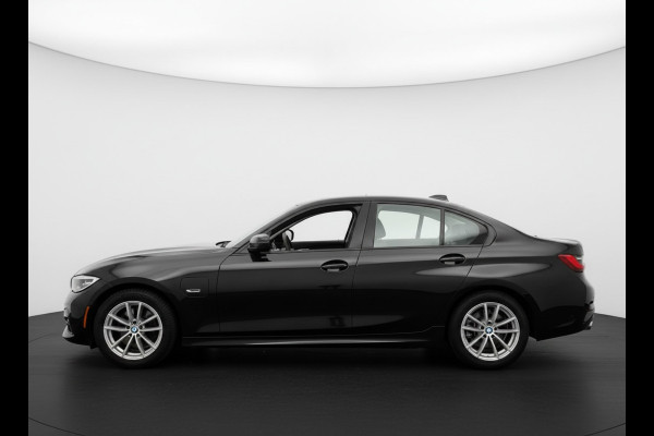 BMW 3-serie 330e 290PK HIGH EXECUTIVE HALF-LEDER/CAMERA/NAVI/PANORAMADAK
