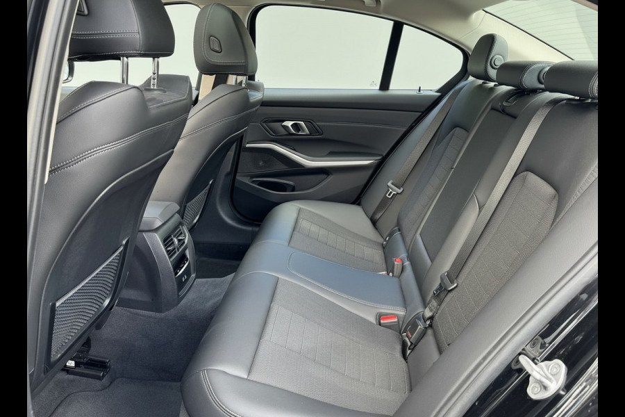 BMW 3-serie 330e 290PK HIGH EXECUTIVE HALF-LEDER/CAMERA/NAVI/PANORAMADAK