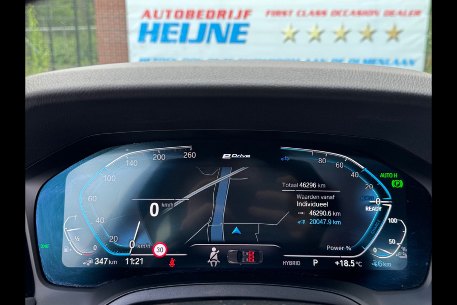 BMW 3-serie 330e 290PK HIGH EXECUTIVE HALF-LEDER/CAMERA/NAVI/PANORAMADAK