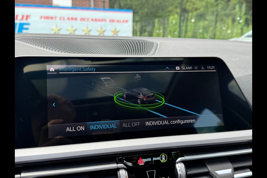 BMW 3-serie 330e 290PK HIGH EXECUTIVE HALF-LEDER/CAMERA/NAVI/PANORAMADAK