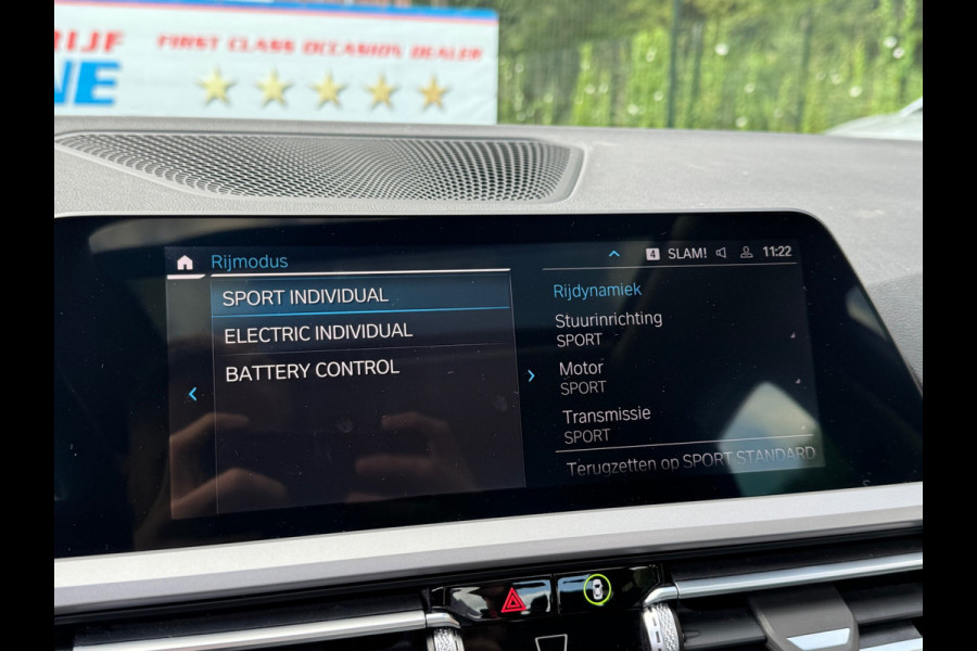 BMW 3-serie 330e 290PK HIGH EXECUTIVE HALF-LEDER/CAMERA/NAVI/PANORAMADAK