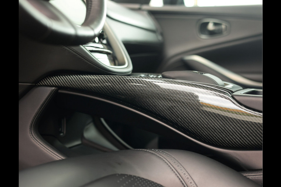 Aston Martin Dbx 4.0 V8
