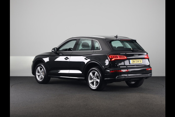 Audi Q5 45 TFSI quattro S edition 245pk S-tronic | Navigatie | Parkeercamera | Sportstoelen | 18 inch Lichtmetalen velgen | Parkeersensoren voor en achter