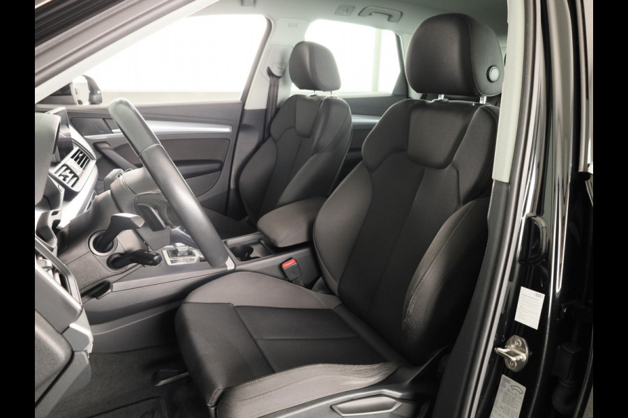Audi Q5 45 TFSI quattro S edition 245pk S-tronic | Navigatie | Parkeercamera | Sportstoelen | 18 inch Lichtmetalen velgen | Parkeersensoren voor en achter