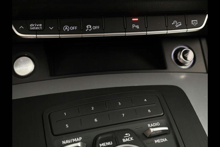 Audi Q5 45 TFSI quattro S edition 245pk S-tronic | Navigatie | Parkeercamera | Sportstoelen | 18 inch Lichtmetalen velgen | Parkeersensoren voor en achter