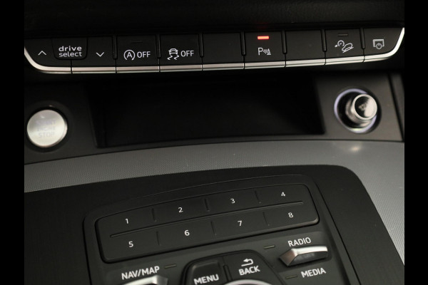 Audi Q5 45 TFSI quattro S edition 245pk S-tronic | Navigatie | Parkeercamera | Sportstoelen | 18 inch Lichtmetalen velgen | Parkeersensoren voor en achter