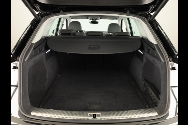 Audi Q5 45 TFSI quattro S edition 245pk S-tronic | Navigatie | Parkeercamera | Sportstoelen | 18 inch Lichtmetalen velgen | Parkeersensoren voor en achter