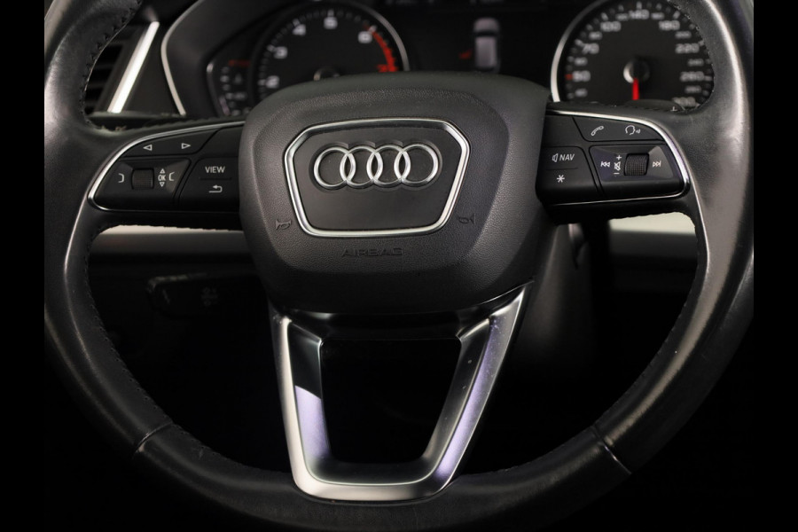Audi Q5 45 TFSI quattro S edition 245pk S-tronic | Navigatie | Parkeercamera | Sportstoelen | 18 inch Lichtmetalen velgen | Parkeersensoren voor en achter