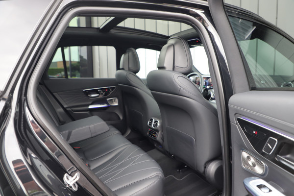 Mercedes-Benz GLC 300e AMG 4-Matic | 313PK | Luchtvering | Achterasbesturing | Head-up | Burmester | Keyless-go | Sfeerverlichting | Air-balance |