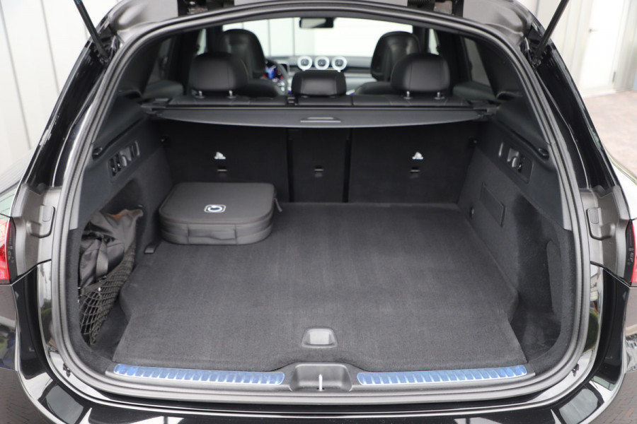 Mercedes-Benz GLC 300e AMG 4-Matic | 313PK | Luchtvering | Achterasbesturing | Head-up | Burmester | Keyless-go | Sfeerverlichting | Air-balance |