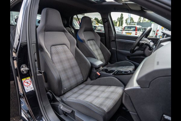 Volkswagen Golf 1.4 eHybrid 245PK GTE | Matrix | Pano | Camera | Trekhaak