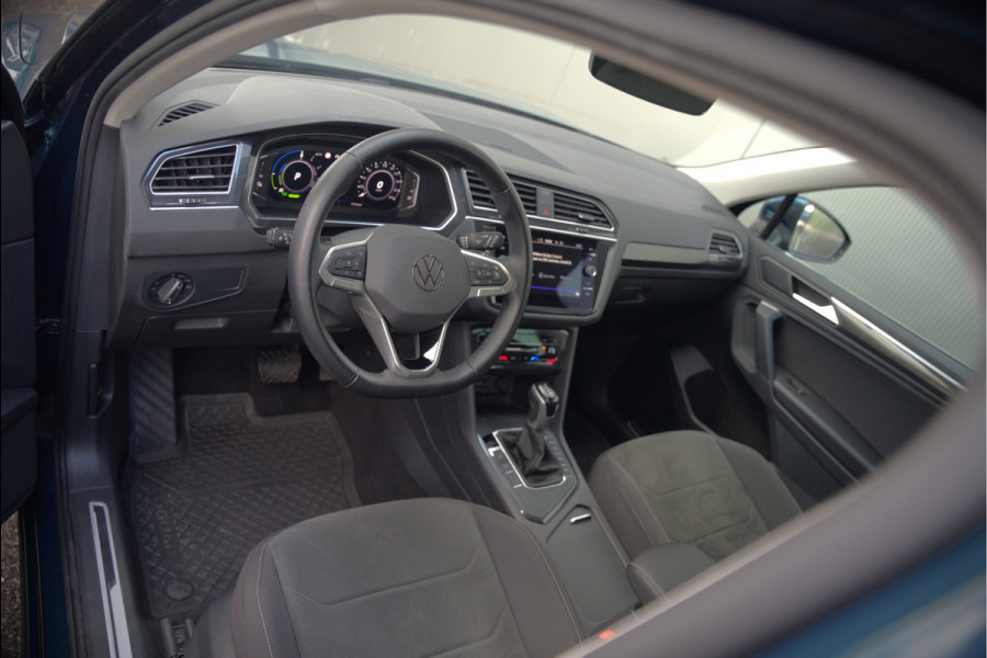 Volkswagen Tiguan 1.4 TSI eHybrid Elegance Business | Stoelverwarming | Stuurverwarming | iQ Light | Adaptive Cruise Control | Trekhaak | Apple Carplay | Navigatie | Camera | SOH 84%