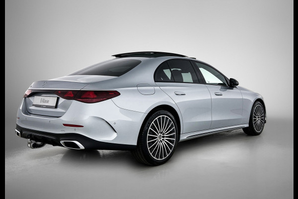Mercedes-Benz E-Klasse 300 e Sport Edition | Nightpakket | Parkeerpakket | Memorypakket | Trekhaak | Panoramaschuifdak | 360° camera | 20-inch multispaak AMG velgen | GUARD 360° | Warmtewerend, donkergetint glas |