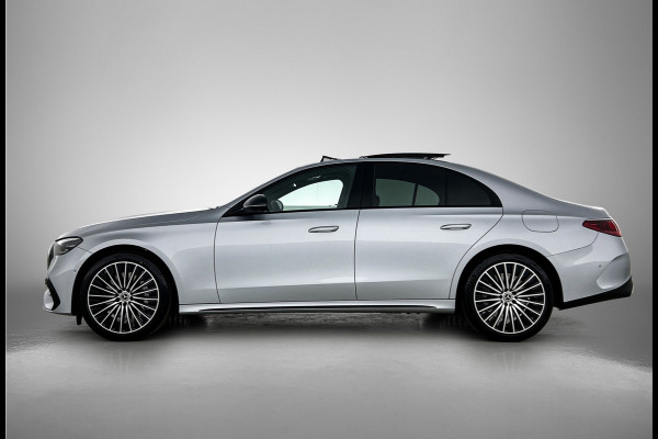 Mercedes-Benz E-Klasse 300 e Sport Edition | Nightpakket | Parkeerpakket | Memorypakket | Trekhaak | Panoramaschuifdak | 360° camera | 20-inch multispaak AMG velgen | GUARD 360° | Warmtewerend, donkergetint glas |
