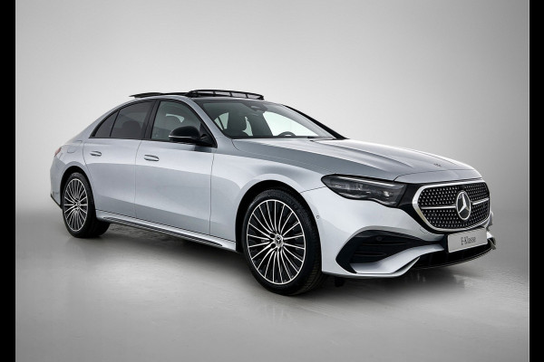 Mercedes-Benz E-Klasse 300 e Sport Edition | Nightpakket | Parkeerpakket | Memorypakket | Trekhaak | Panoramaschuifdak | 360° camera | 20-inch multispaak AMG velgen | GUARD 360° | Warmtewerend, donkergetint glas |
