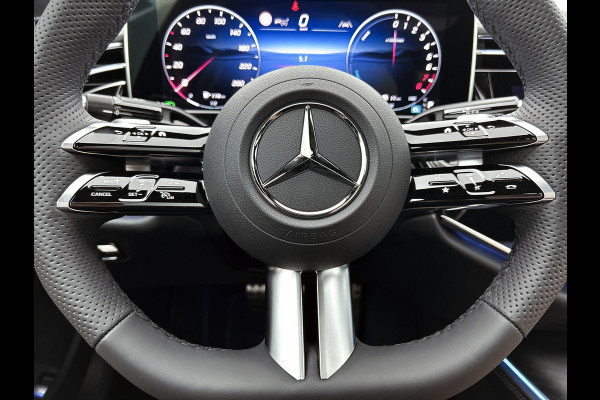 Mercedes-Benz E-Klasse 300 e Sport Edition | Nightpakket | Parkeerpakket | Memorypakket | Trekhaak | Panoramaschuifdak | 360° camera | 20-inch multispaak AMG velgen | GUARD 360° | Warmtewerend, donkergetint glas |