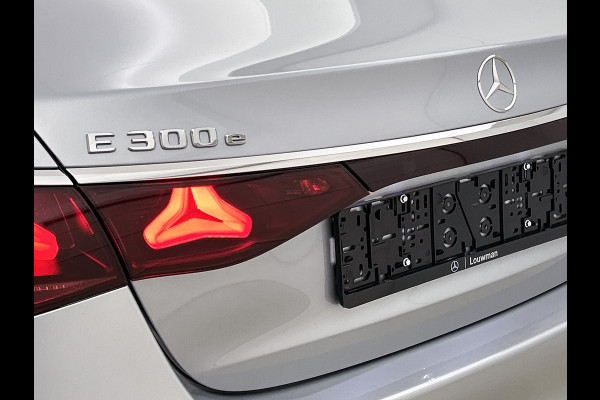 Mercedes-Benz E-Klasse 300 e Sport Edition | Nightpakket | Parkeerpakket | Memorypakket | Trekhaak | Panoramaschuifdak | 360° camera | 20-inch multispaak AMG velgen | GUARD 360° | Warmtewerend, donkergetint glas |