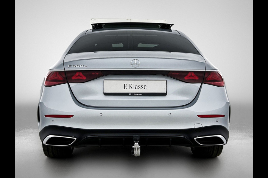 Mercedes-Benz E-Klasse 300 e Sport Edition | Nightpakket | Parkeerpakket | Memorypakket | Trekhaak | Panoramaschuifdak | 360° camera | 20-inch multispaak AMG velgen | GUARD 360° | Warmtewerend, donkergetint glas |