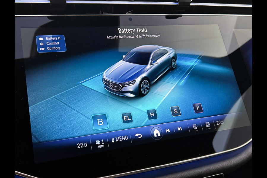 Mercedes-Benz E-Klasse 300 e Sport Edition | Nightpakket | Parkeerpakket | Memorypakket | Trekhaak | Panoramaschuifdak | 360° camera | 20-inch multispaak AMG velgen | GUARD 360° | Warmtewerend, donkergetint glas |