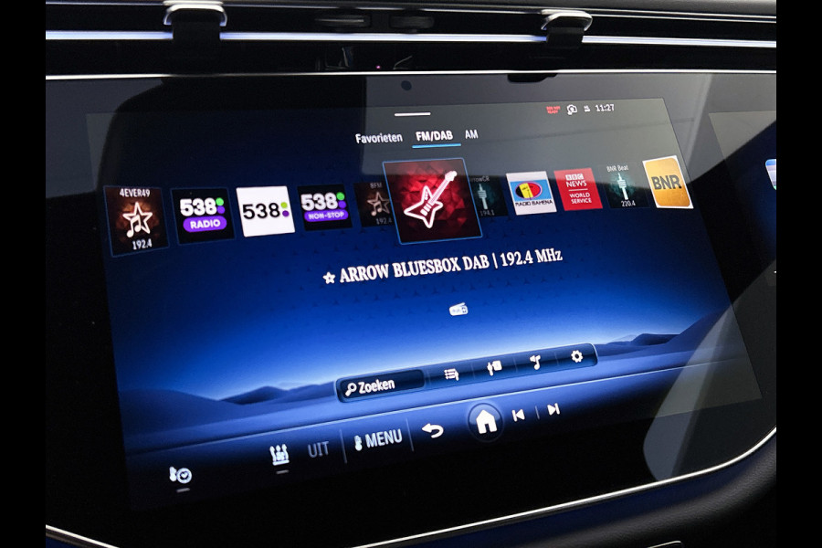 Mercedes-Benz E-Klasse 300 e Sport Edition | Nightpakket | Parkeerpakket | Memorypakket | Trekhaak | Panoramaschuifdak | 360° camera | 20-inch multispaak AMG velgen | GUARD 360° | Warmtewerend, donkergetint glas |