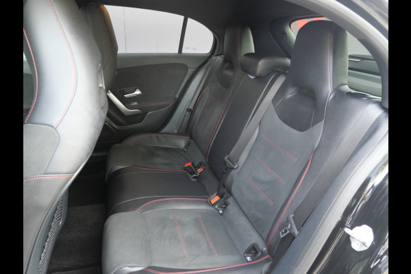 Mercedes-Benz A-Klasse 250 AMG NIGHT EDITION | AUTOMAAT | CAMERA | DIAMOND GRILL | 224 PK!!