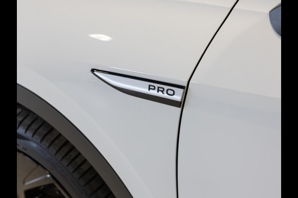 Volkswagen ID.4 Pro 77 kWh / 204pk / Panorama dak / Trekhaak / Head-up display /
